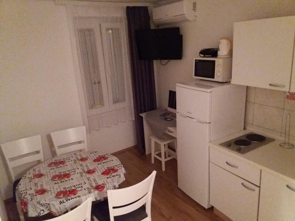 Apartmani Luan Vis Bagian luar foto