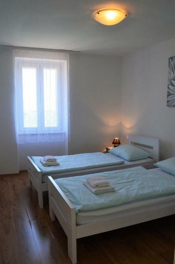 Apartmani Luan Vis Bagian luar foto